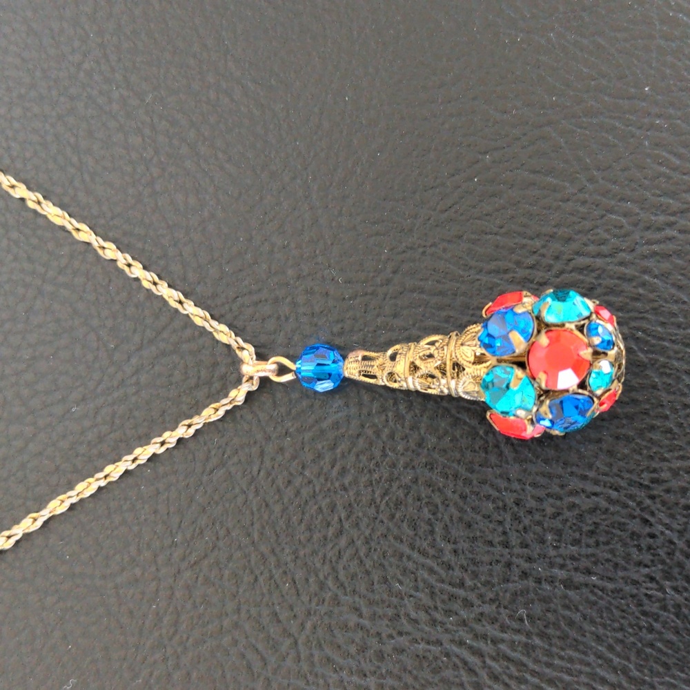 Vintage Victorian style filigree necklace with prong set stones